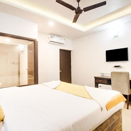 Candolim Sands Hotel Exterior foto
