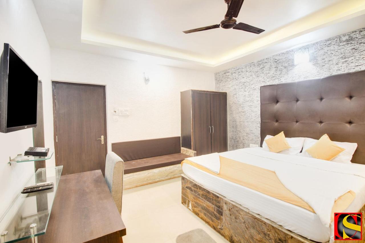 Candolim Sands Hotel Exterior foto