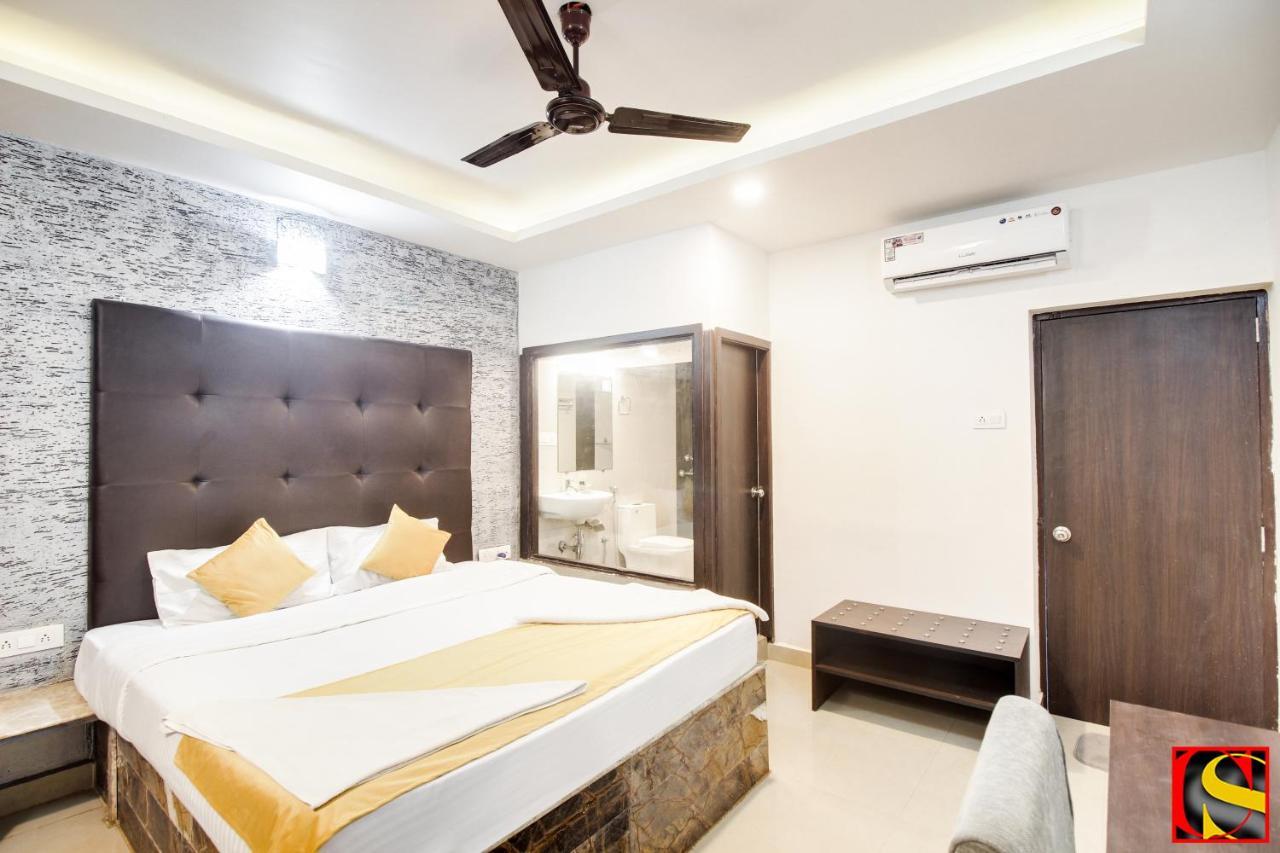 Candolim Sands Hotel Exterior foto